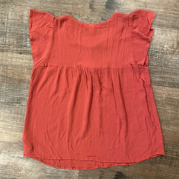 ✨2/$20✨Old Navy Flowy T-Shirt - Picture 2 of 3